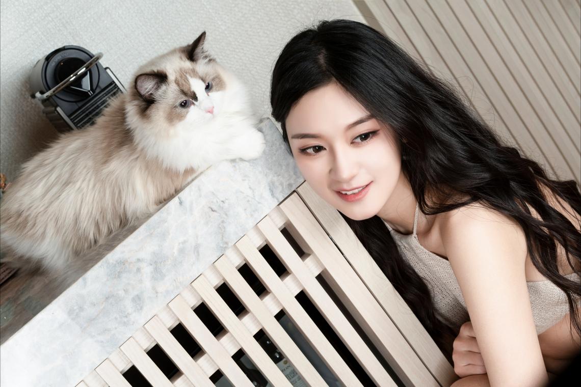 纽约苏富比拍卖行将拍卖珍稀幼年角鼻龙骨骼化石